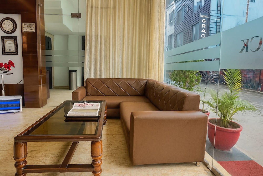 hotel good lucky by jmd group near delhi igi airport