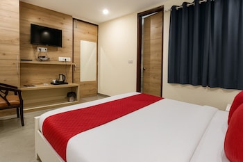 hotel good lucky by jmd group near delhi igi airport