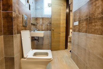 hotel good lucky by jmd group near delhi igi airport