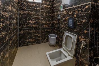 hotel good lucky by jmd group near delhi igi airport