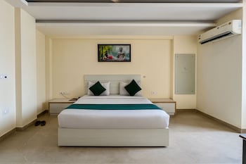 hotel good lucky by jmd group near delhi igi airport