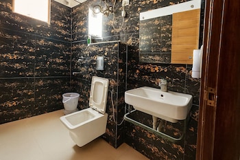 hotel good lucky by jmd group near delhi igi airport