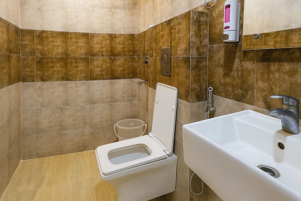 hotel good lucky by jmd group near delhi igi airport