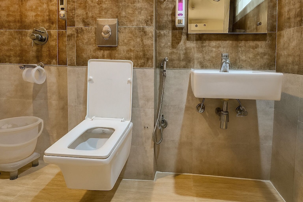 hotel good lucky by jmd group near delhi igi airport