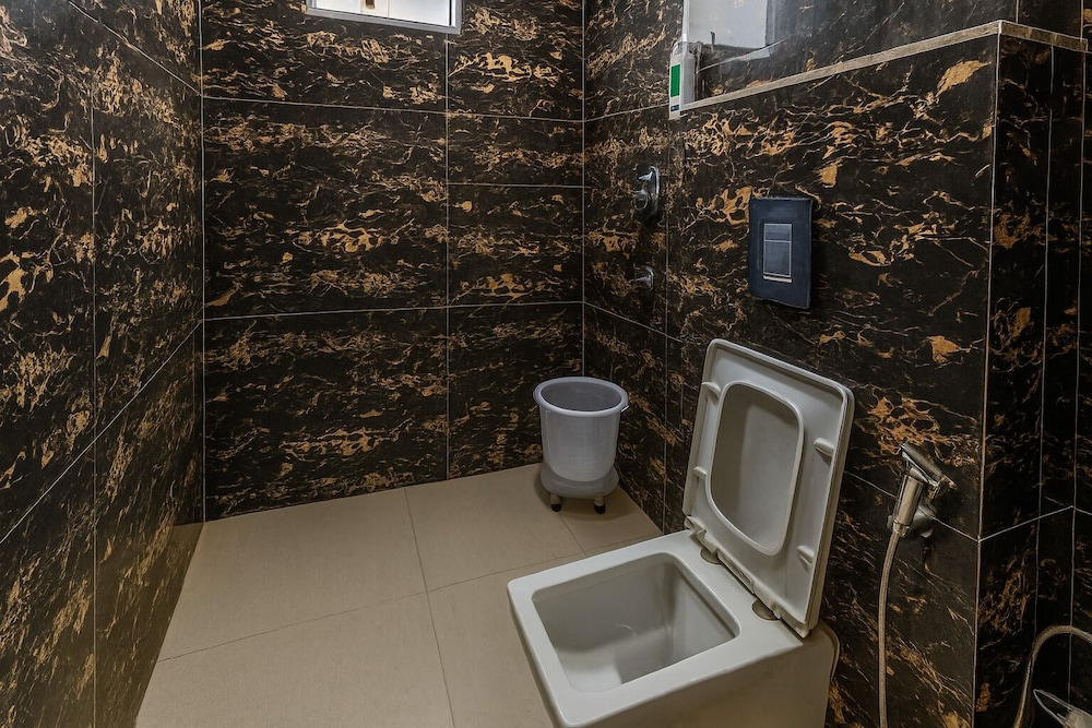 hotel good lucky by jmd group near delhi igi airport