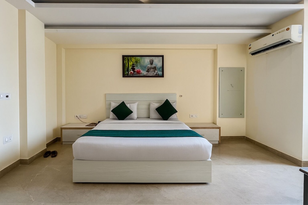 hotel good lucky by jmd group near delhi igi airport