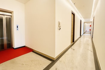 hotel good lucky by jmd group near delhi igi airport