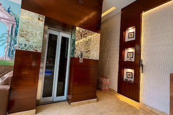 hotel good lucky by jmd group near delhi igi airport