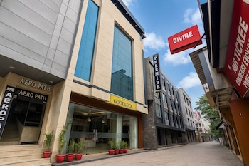 hotel good lucky by jmd group near delhi igi airport