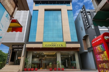 hotel good lucky by jmd group near delhi igi airport