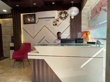 monga dreams 120 mtrs from golden temple