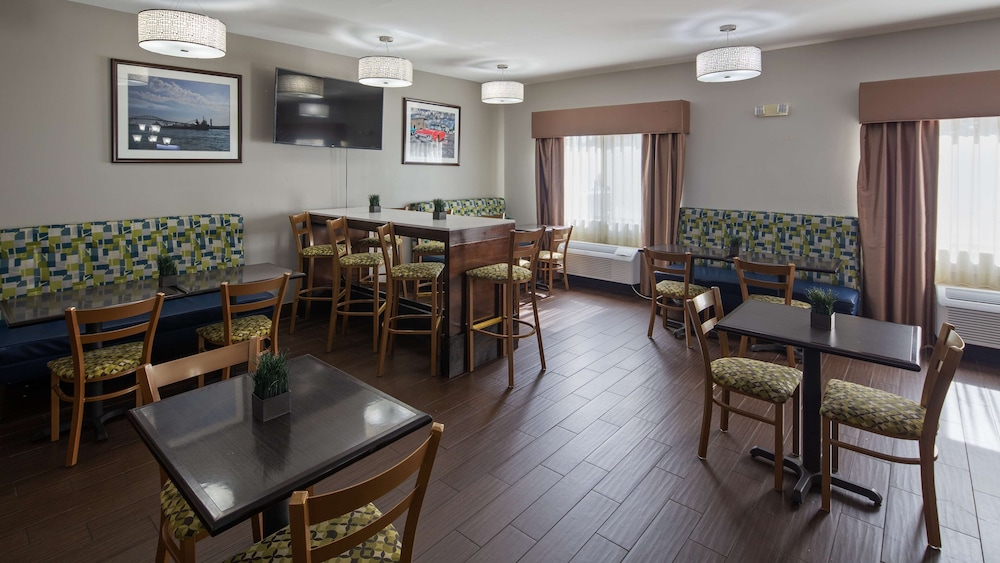 best western port huron blue water bridge