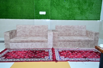 Hotel Red Inn,,2 star