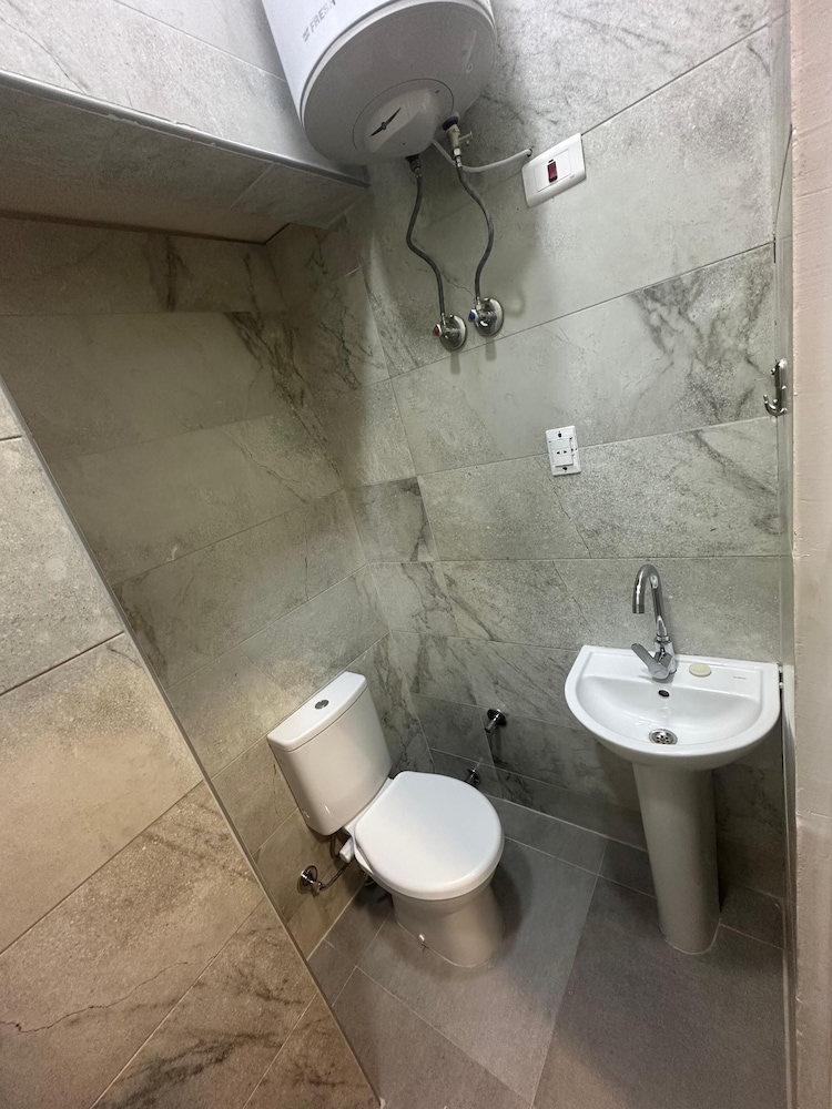 cairo crown hotel
