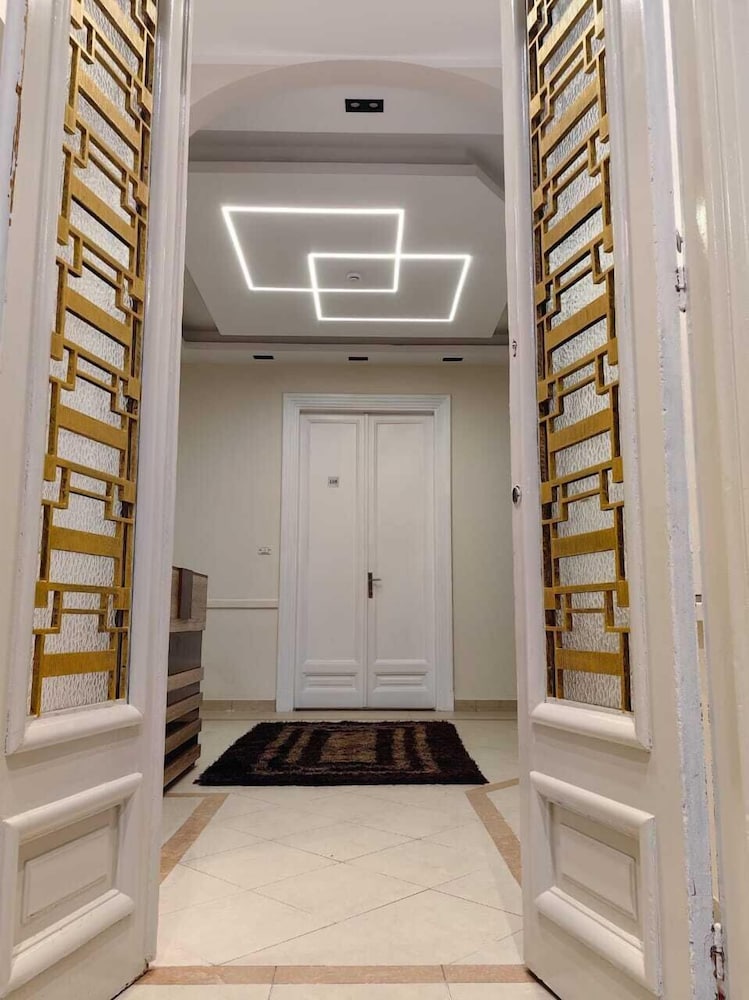 cairo crown hotel