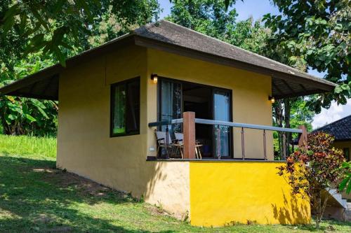 elephant camp maerim