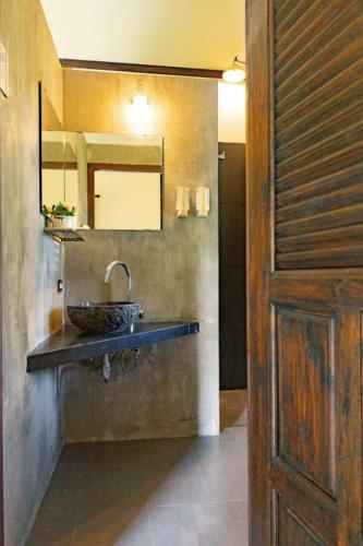 elephant camp maerim