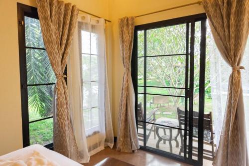 elephant camp maerim