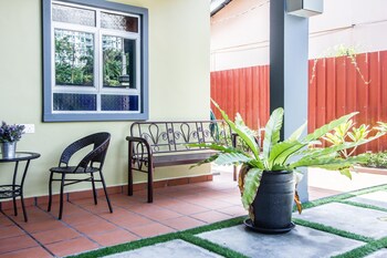 plumeria 5br garden house by ubook