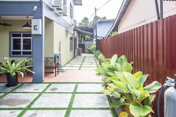 plumeria 4br garden house by ubook