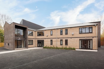 The Suites Inn Hotel,,2 star