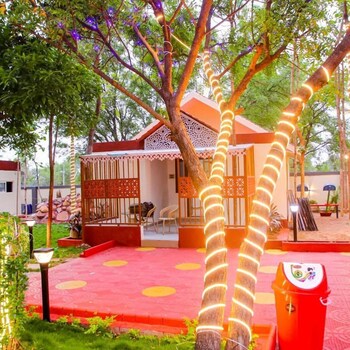 tectona treetop mansion