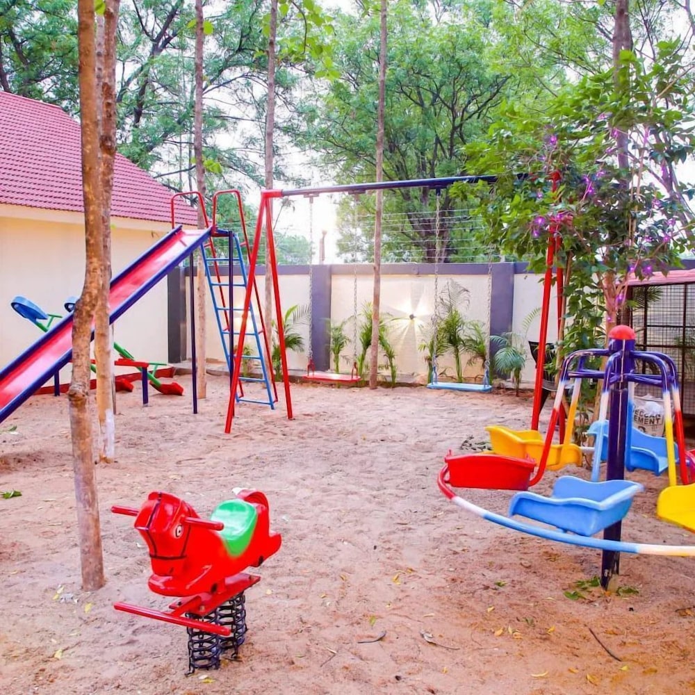 tectona treetop mansion