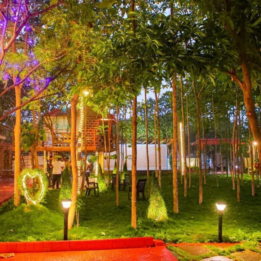 tectona treetop mansion