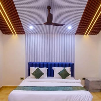 tectona treetop mansion