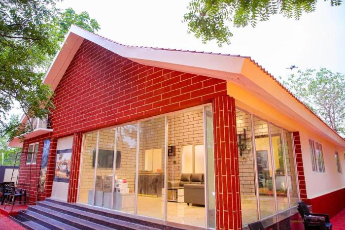 tectona treetop mansion