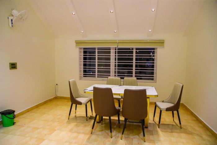 tectona treetop mansion