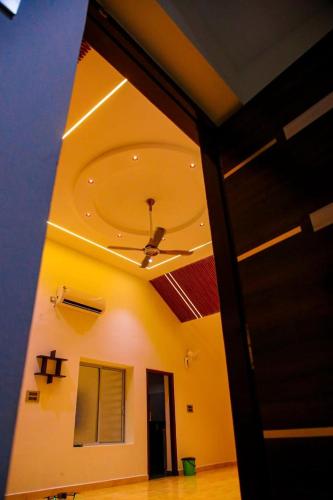 Tectona Treetop Mansion,,3 star