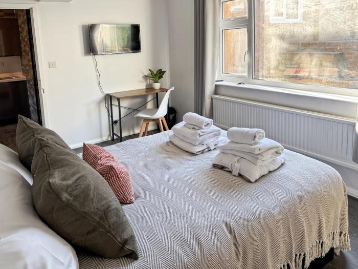 charming retreat with hot tub and sauna sleeps 4