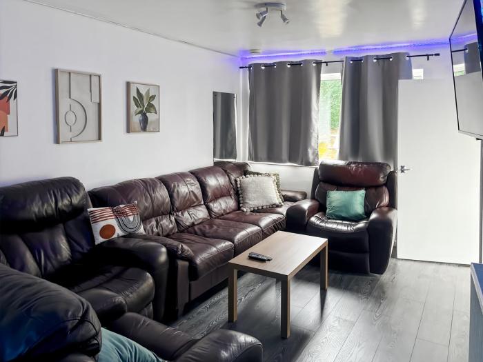charming retreat with hot tub and sauna sleeps 4