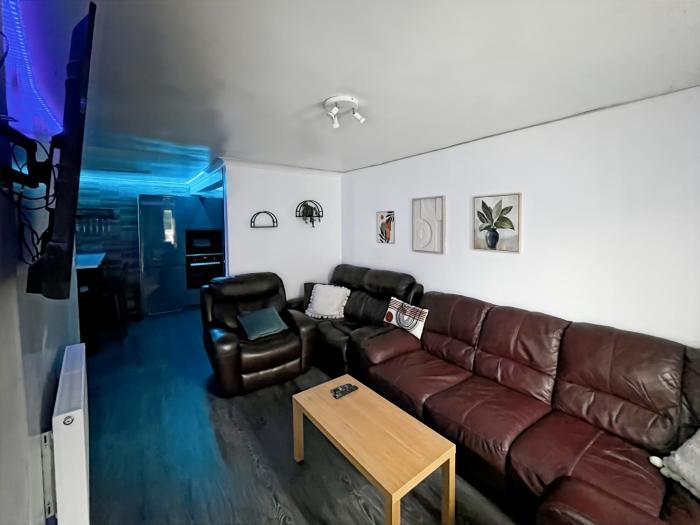 charming retreat with hot tub and sauna sleeps 4