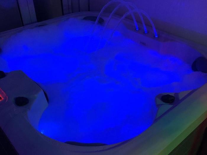 charming retreat with hot tub and sauna sleeps 4