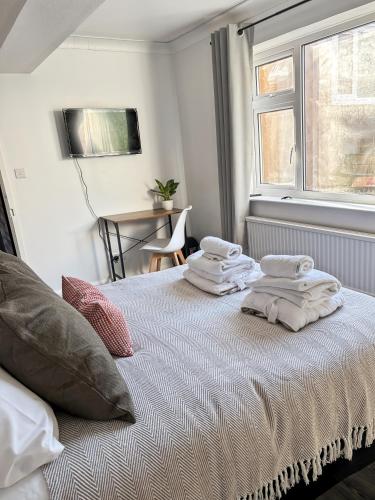 charming retreat with hot tub and sauna sleeps 4