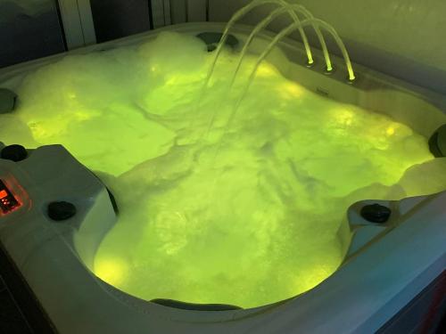 charming retreat with hot tub and sauna sleeps 4