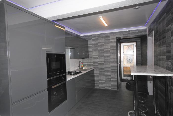 family holiday home with hot tub and sauna sleeps 8