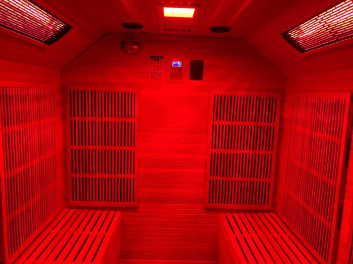 family holiday home with hot tub and sauna sleeps 8