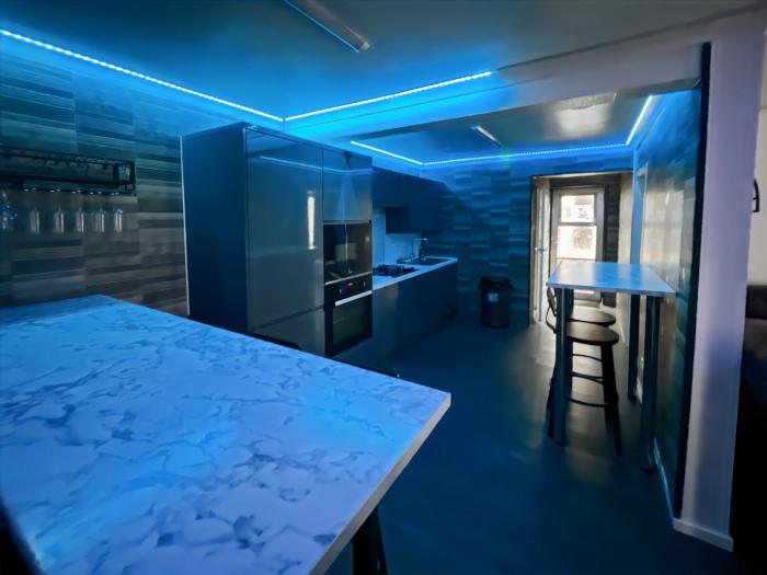 family holiday home with hot tub and sauna sleeps 8