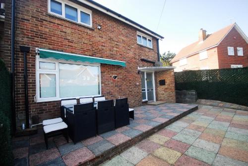 family holiday home with hot tub and sauna sleeps 8