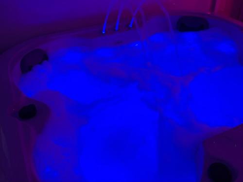 family holiday home with hot tub and sauna sleeps 8