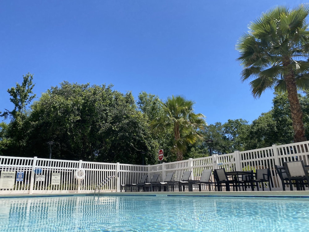 holiday inn express suites plant city by ihg