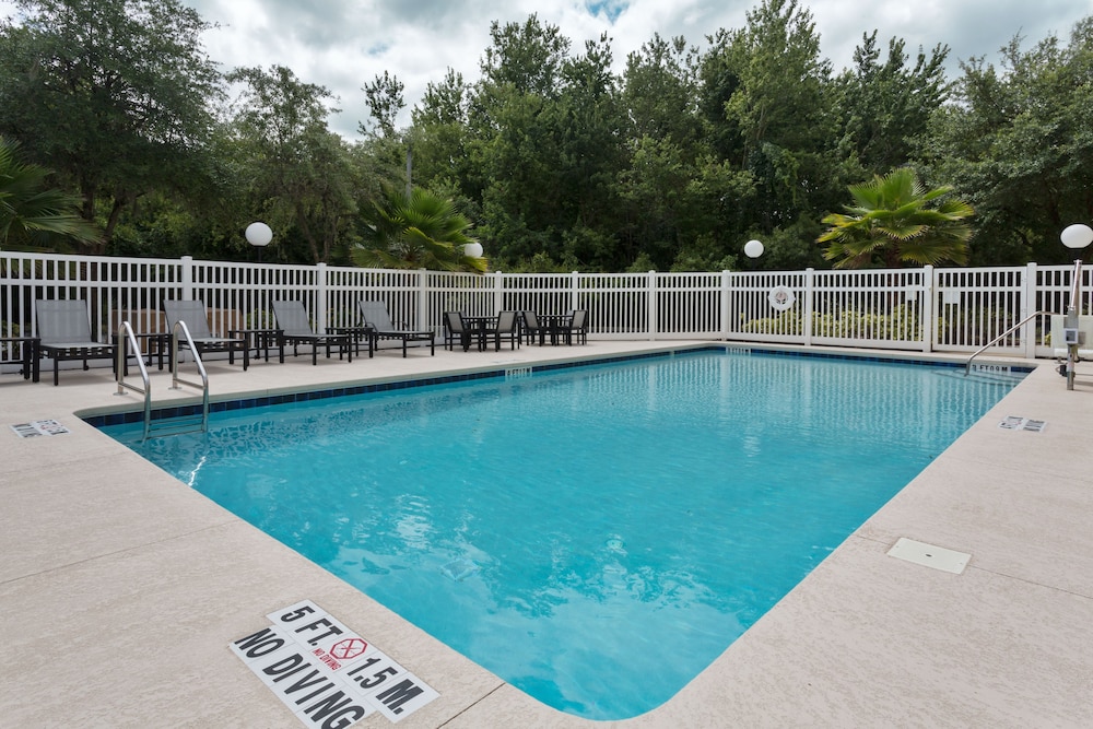 holiday inn express suites plant city by ihg