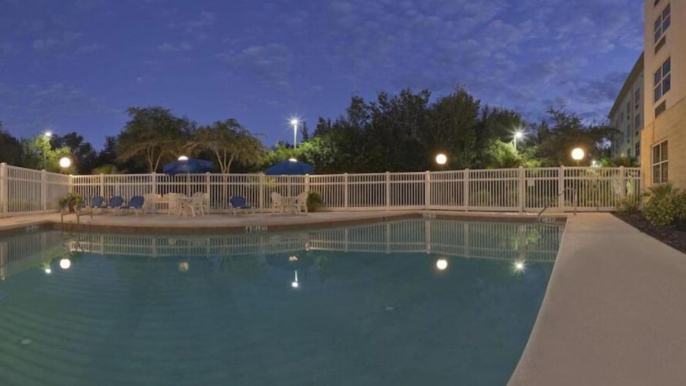 holiday inn express suites plant city by ihg