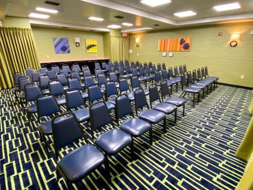 holiday inn express suites plant city by ihg