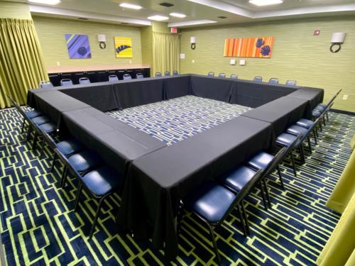 holiday inn express suites plant city by ihg