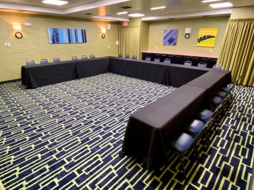 holiday inn express suites plant city by ihg