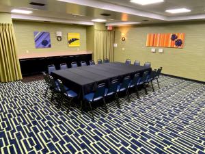 holiday inn express suites plant city by ihg